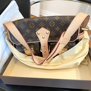 Louis Vuitton Hudson Bag Mint condition AUTHENTIC